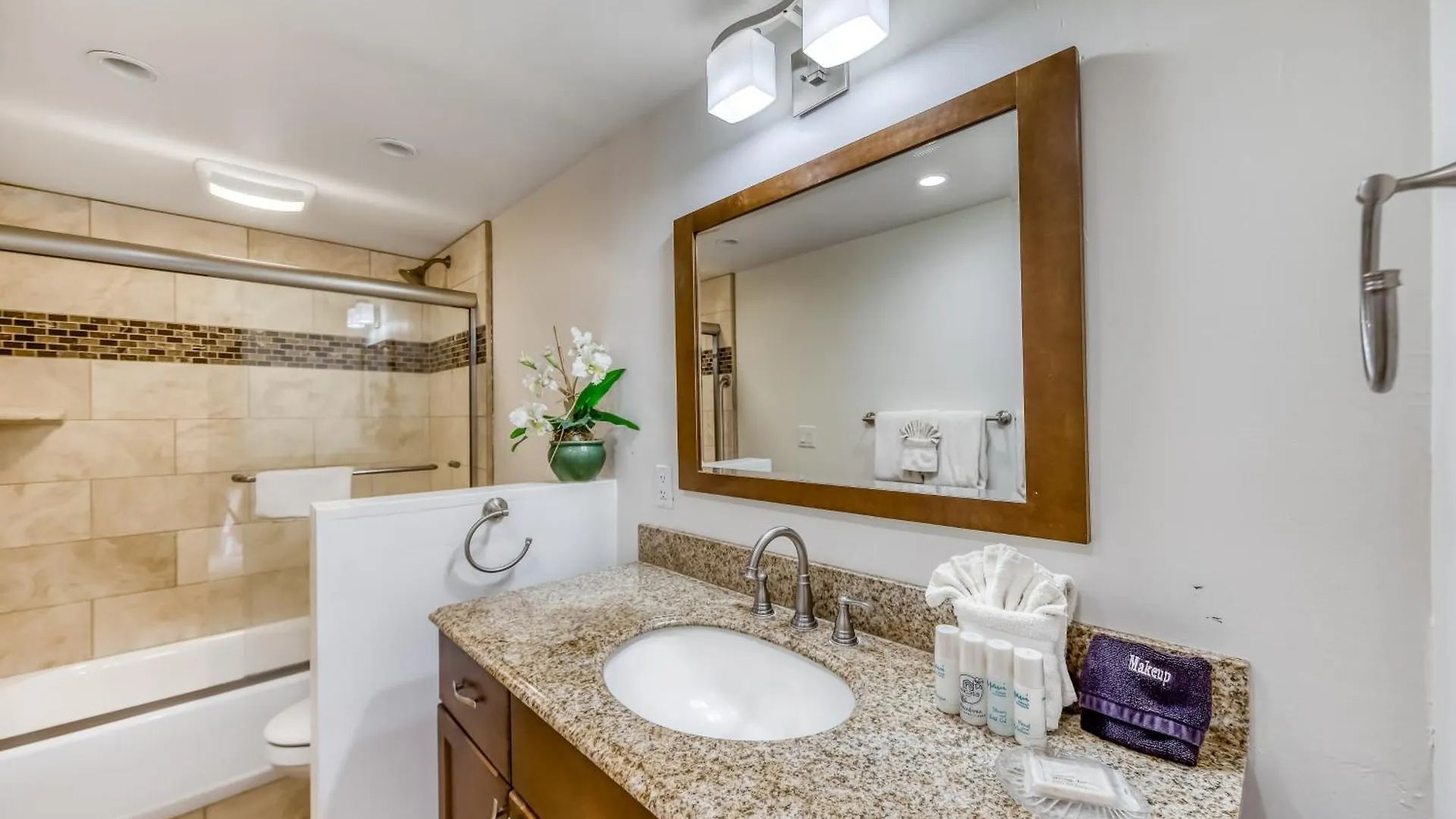 Hololani Resort Kahana Apartment